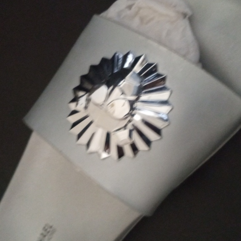 Michael Kors Silver Metallic Rory Slide - Picture 4 of 8